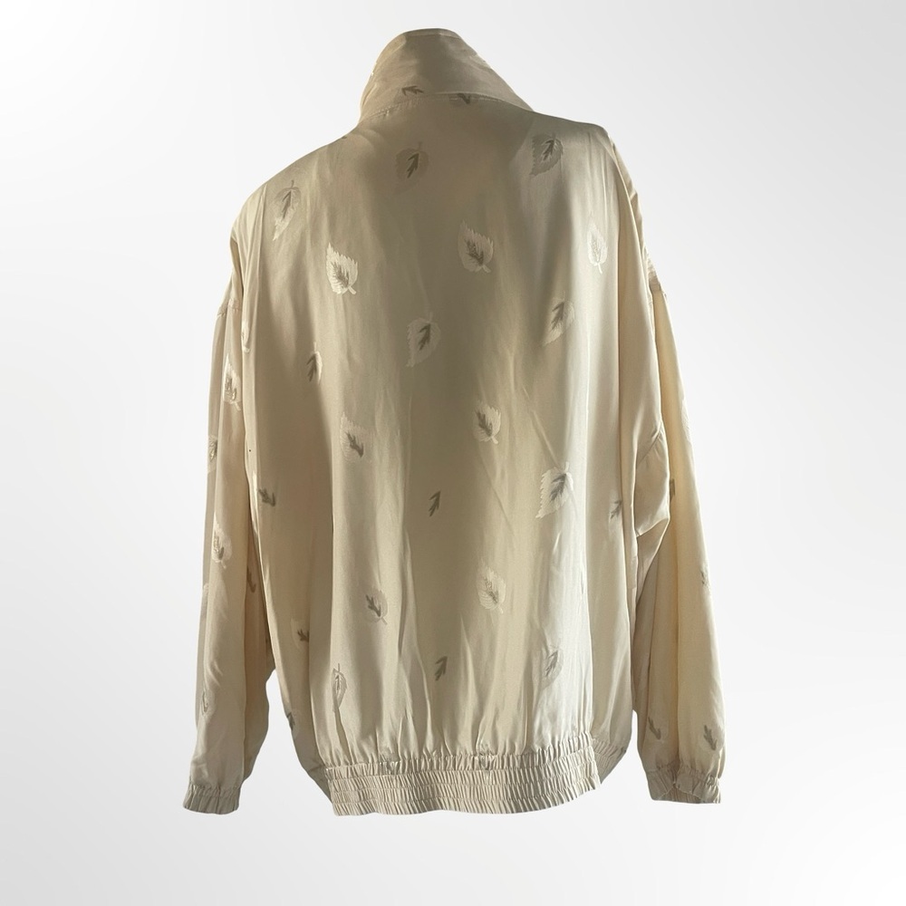 Elegant Cream Silk Spring Women's Jacket in Large - Picture 2 of 8